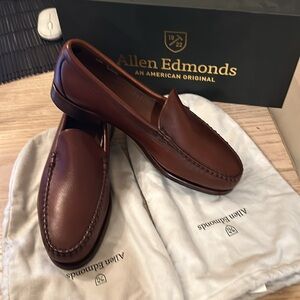 NWT Allen Edmonds Mens Loafers  including original box and shoe bags